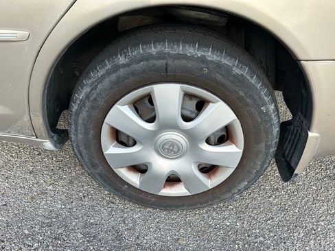 Used 2001 Toyota Avalon XL image 9