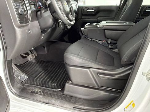 Used 2020 Chevrolet Silverado 1500 Custom w/ Custom Value Package image 9