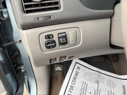 Used 2009 Toyota Sienna XLE image 19