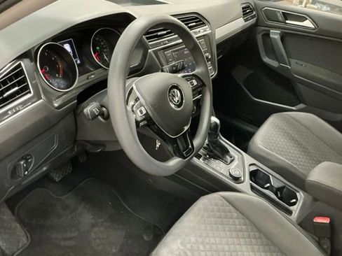Used 2018 Volkswagen Tiguan S image 15