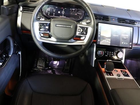 Used 2023 Land Rover Range Rover SE AWD/4WD image 3