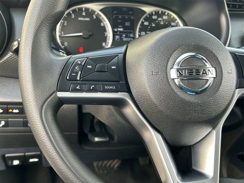 Used 2021 Nissan Kicks S image 20