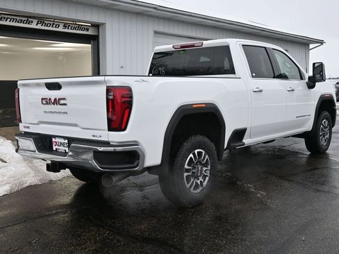 New 2026 GMC Sierra 3500 SLT image 5