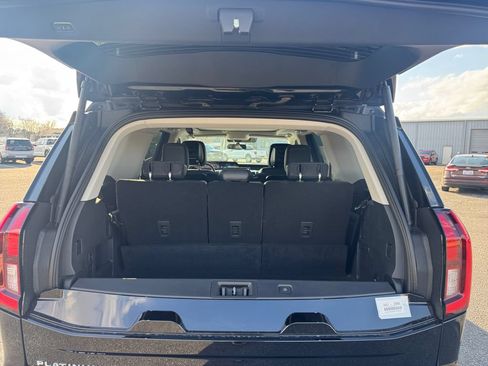 New 2026 Ford Expedition Platinum w/ Driver's Package AWD/4WD image 18