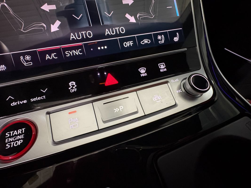 Used 2026 Audi SQ8 Prestige AWD/4WD image 30