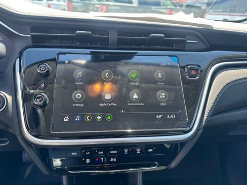 Used 2023 Chevrolet Bolt EUV LT FWD image 17