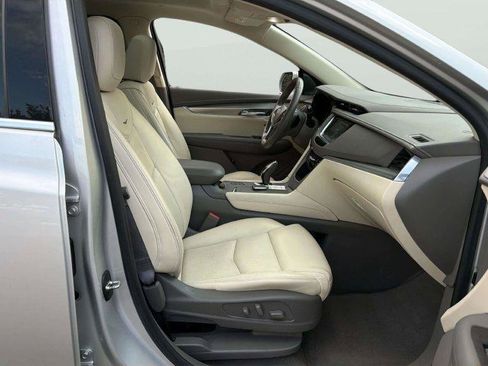 Used 2017 Cadillac XT5 Premium Luxury AWD/4WD image 13