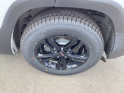 Used 2021 GMC Terrain SLE w/ Driver Convenience Package image 24