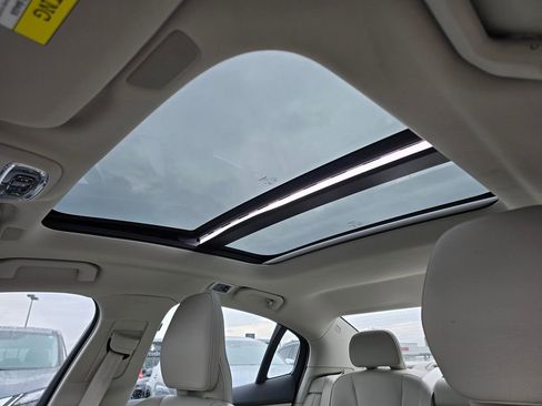 Used 2022 Volvo S60 B5 Inscription image 25