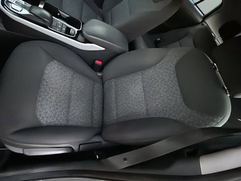 Used 2019 Hyundai Ioniq Hatchback 4D image 32