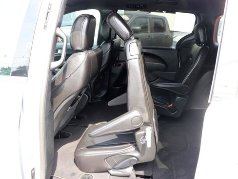 Used 2026 Chrysler Pacifica Select FWD image 27