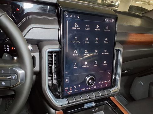 Used 2025 GMC Yukon Denali AWD/4WD image 5