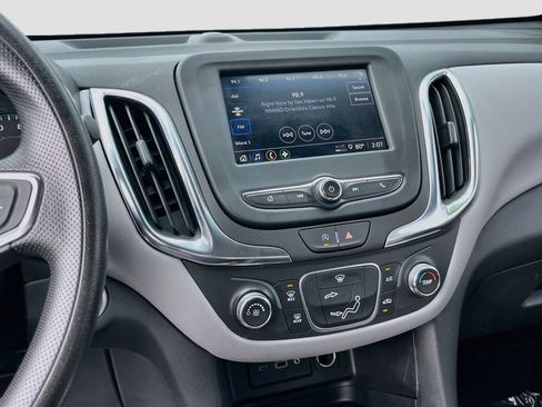 Used 2024 Chevrolet Equinox LS FWD image 14