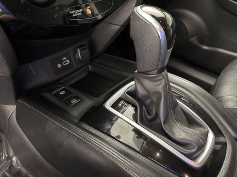 Used 2019 Nissan Rogue SL FWD image 41