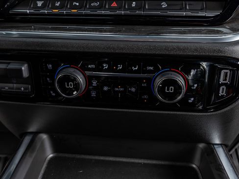 Used 2024 Chevrolet Silverado 2500 LTZ w/ LTZ Convenience Package image 26