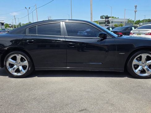 Used 2014 Dodge Charger R/T RWD image 4