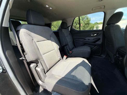 Used 2019 Chevrolet Traverse LT FWD image 17