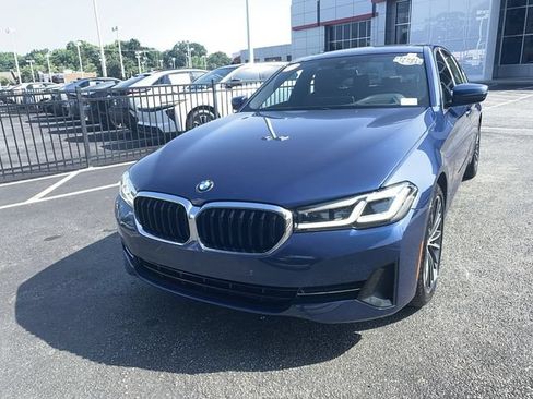 Used 2023 BMW 530i w/ Premium Package RWD image 4