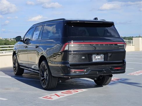 New 2025 Lincoln Navigator L Reserve w/ Jet Appearance Package image 5