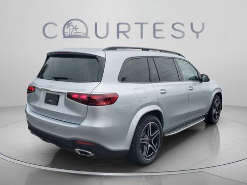 Certified 2026 Mercedes-Benz GLS 450 4MATIC image 4