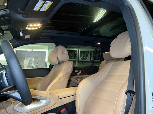 New 2025 Mercedes-Benz GLS 580 4MATIC image 21