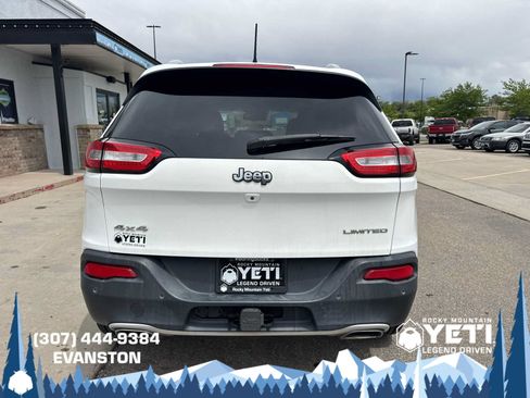 Used 2015 Jeep Cherokee Limited w/ Luxury Group AWD/4WD image 4