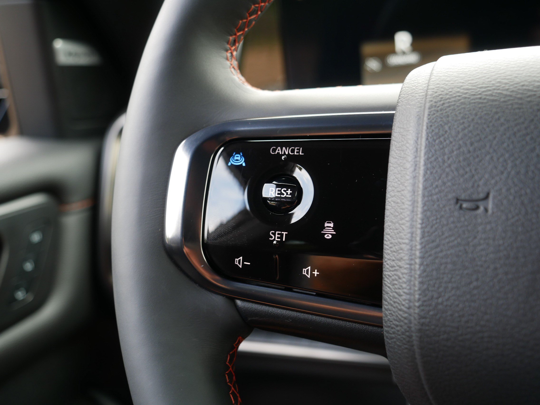 Certified 2025 Nissan Armada PRO-4X AWD/4WD image 28