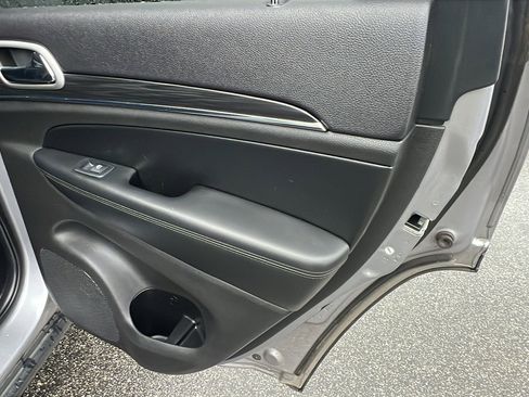 Used 2019 Jeep Grand Cherokee Limited image 22