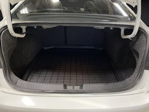 Used 2022 Volkswagen Jetta GLI Autobahn image 15