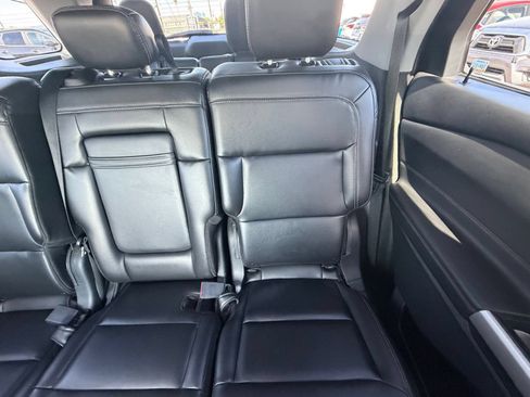 Used 2024 Ford Explorer XLT w/ Equipment Group 202A RWD image 38