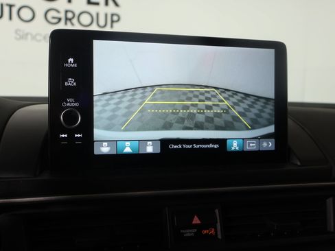 Used 2024 Honda Pilot Touring image 6