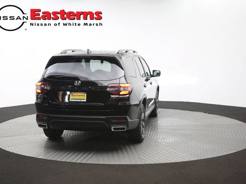 Used 2023 Honda Pilot Sport image 38
