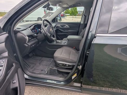 Used 2021 Chevrolet Traverse LT FWD image 13