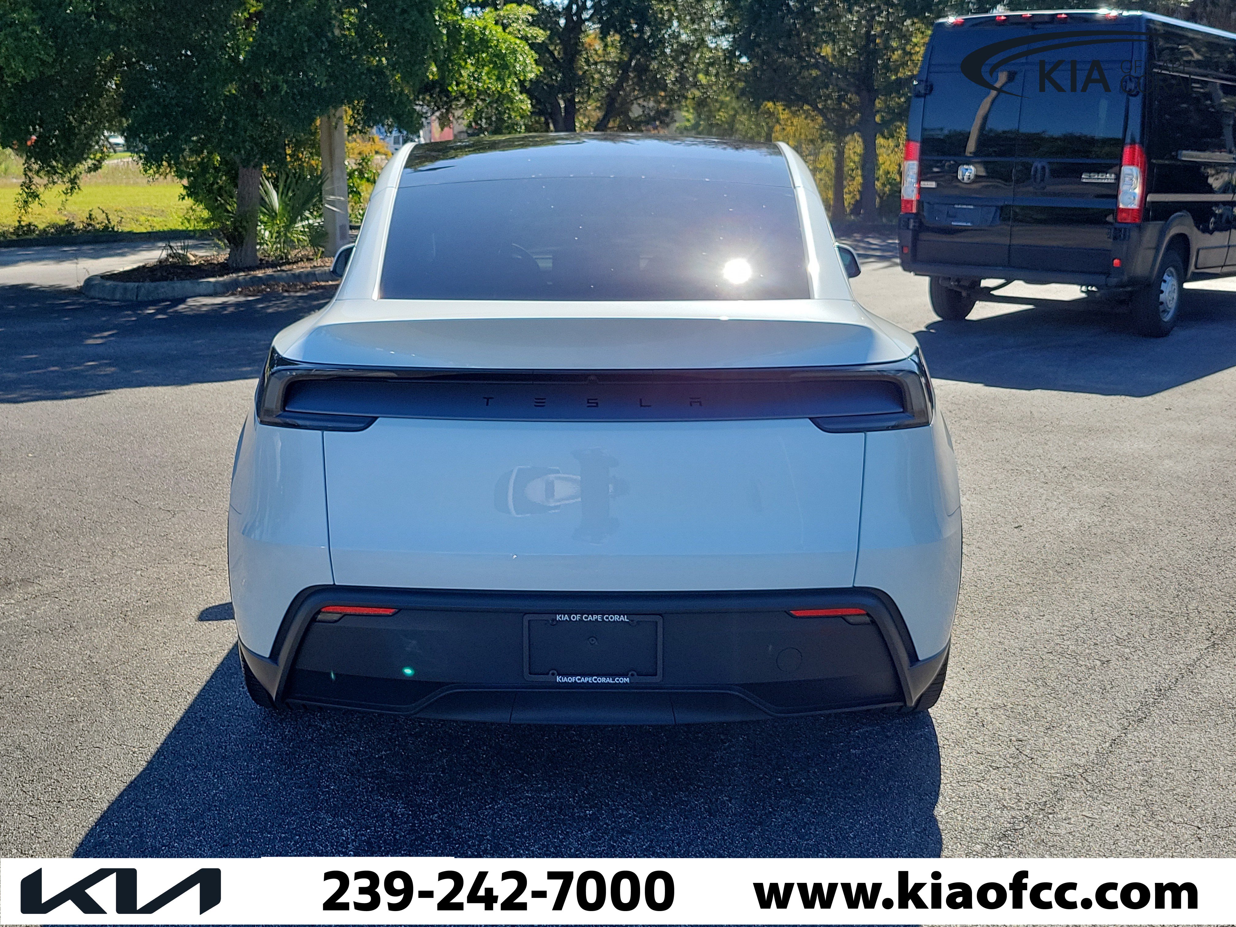 Used 2026 Tesla Model Y 2WD image 5
