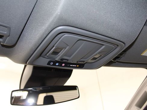 Used 2024 Chevrolet Silverado 1500 Custom image 40