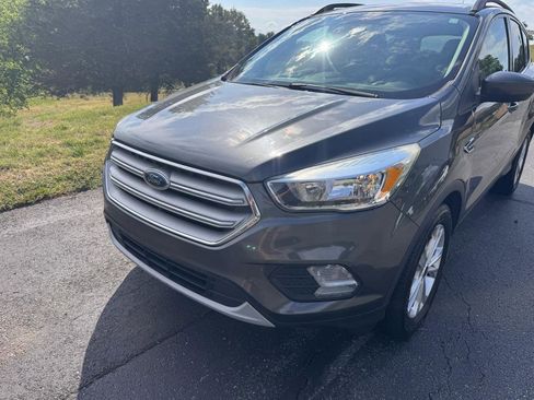 Used 2018 Ford Escape SE FWD image 5