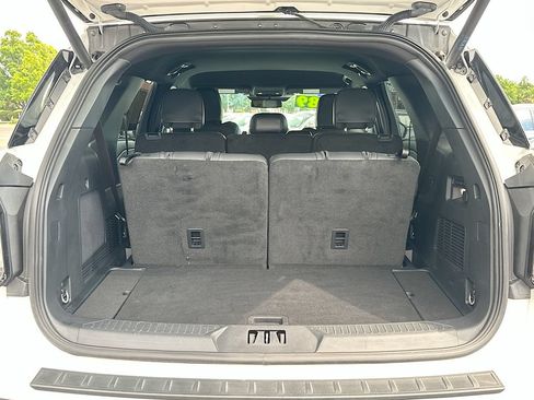 Used 2025 Ford Explorer ST-Line w/ Premium Package RWD image 16