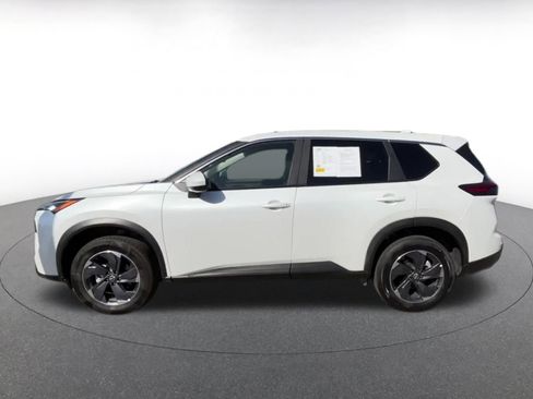 Used 2025 Nissan Rogue SV image 9
