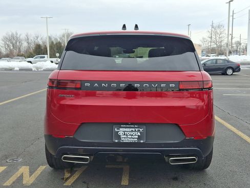 Used 2025 Land Rover Range Rover Sport SE image 5