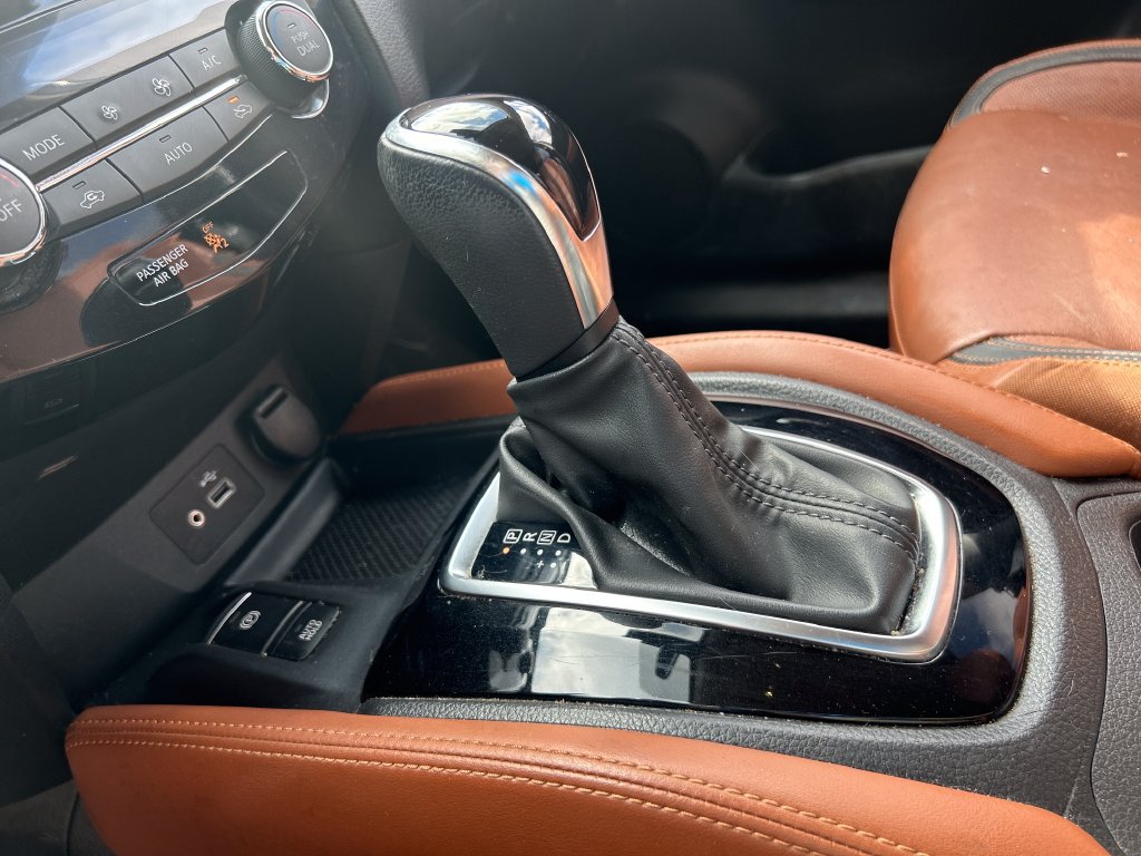 Used 2018 Nissan Rogue SL w/ Premium Package FWD image 20