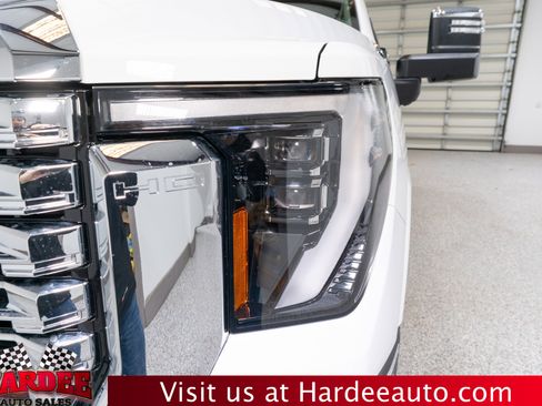 Used 2025 GMC Sierra 2500 Denali w/ Denali Reserve Package image 8