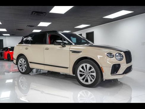 Used 2021 Bentley Bentayga AWD/4WD image 1