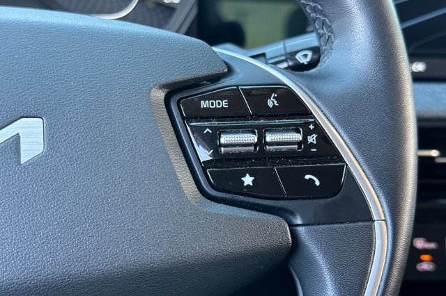 Certified 2023 Kia EV6 Light RWD image 32