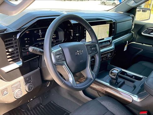 Used 2025 Chevrolet Silverado 1500 RST AWD/4WD image 17