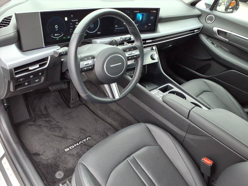Used 2025 Hyundai Sonata Limited FWD image 12