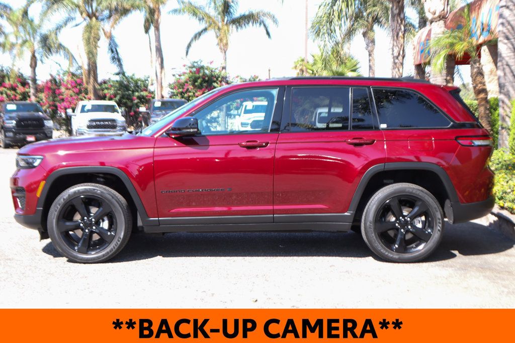 Used 2024 Jeep Grand Cherokee Altitude RWD image 5