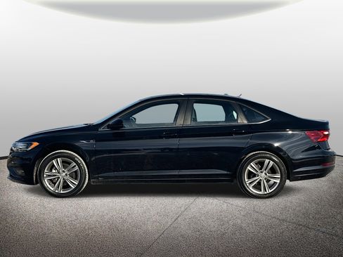 Used 2021 Volkswagen Jetta R-Line w/ R-Line Cold Weather Package image 2