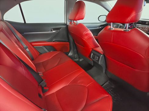 Used 2020 Toyota Camry XSE FWD image 29