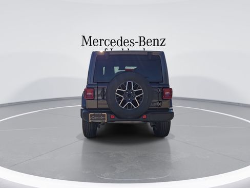 Used 2025 Jeep Wrangler Unlimited Sahara AWD/4WD image 8
