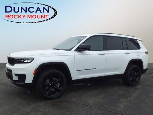 New 2025 Jeep Grand Cherokee L Laredo AWD/4WD image 1
